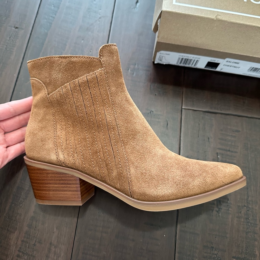 NWB Dolce Vita Salome Bootie Womens Size 7 Chestnut Suede